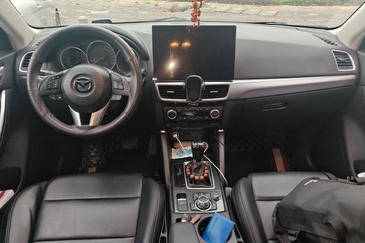 Used Mazda CX-5 2015 2.0L Automatic Two-Wheel Drive Urban Version Center Console