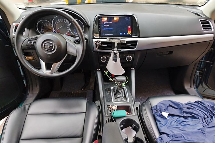 Used Mazda CX-5 2015 2.0L Automatic Two-Wheel Drive Urban Version Center Console