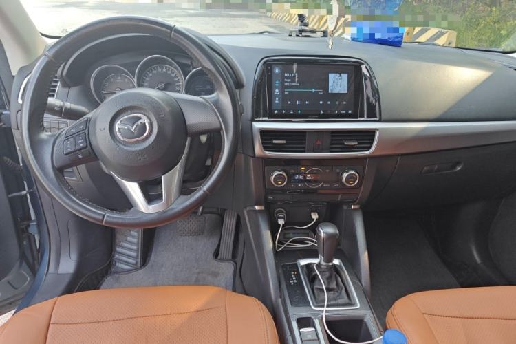 Used Mazda CX-5 2015 2.0L Automatic Two-Wheel Drive Urban Version Center Console