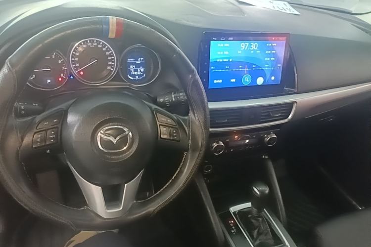 Used Mazda CX-5 2015 2.0L Automatic Two-Wheel Drive Urban Version Center Console