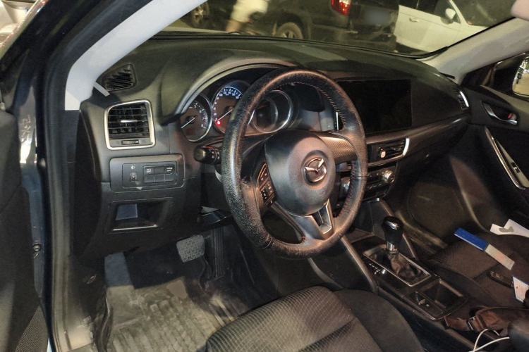 Used Mazda CX-5 2015 2.0L Automatic Two-Wheel Drive Urban Version Center Console