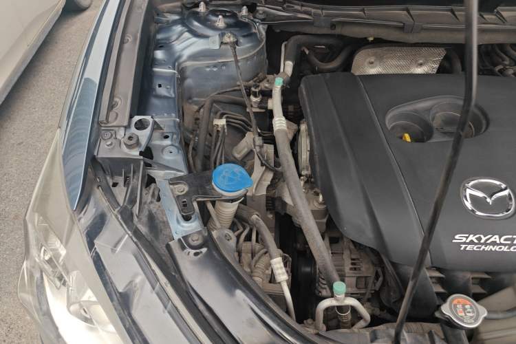 Used Mazda CX-5 2015 2.0L Automatic Two-Wheel Drive Urban Version Engine Bay Right