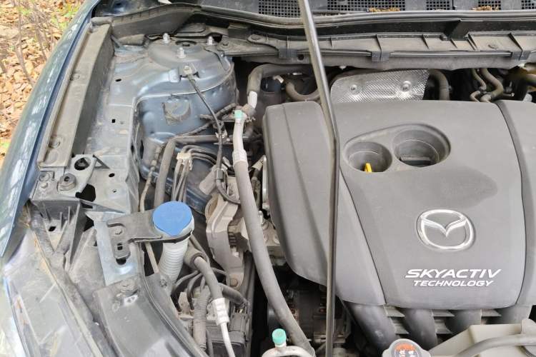 Used Mazda CX-5 2015 2.0L Automatic Two-Wheel Drive Urban Version Engine Bay Right