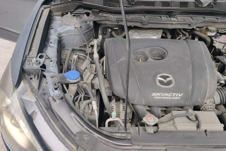 Used Mazda CX-5 2015 2.0L Automatic Two-Wheel Drive Urban Version Engine Bay Right