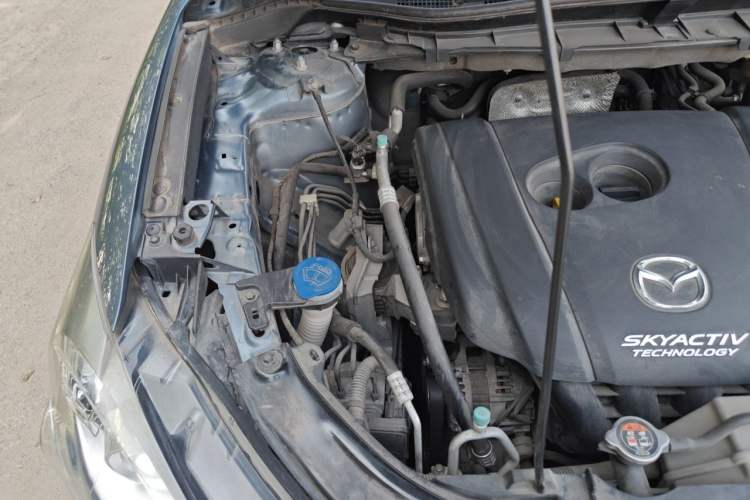 Used Mazda CX-5 2015 2.0L Automatic Two-Wheel Drive Urban Version Engine Bay Right