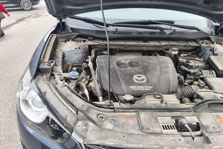 Used Mazda CX-5 2015 2.0L Manual Two-Wheel Drive Comfort Version Engine Bay Right
