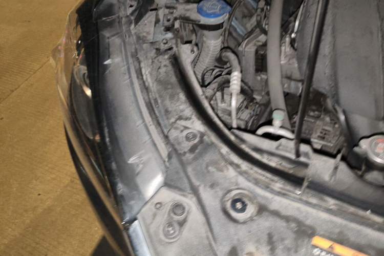 Used Mazda CX-5 2015 2.0L Automatic Two-Wheel Drive Urban Version Engine Bay Right
