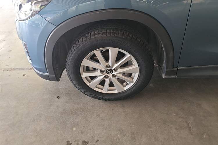 Used Mazda CX-5 2015 2.0L Automatic Two-Wheel Drive Urban Version Exterior 4