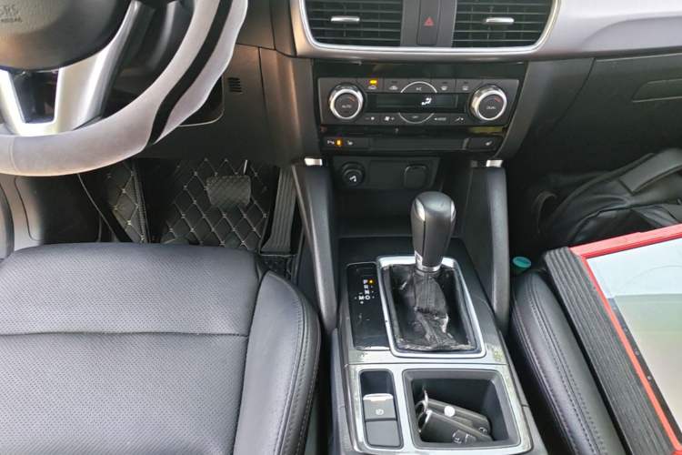 Used Mazda CX-5 2015 2.0L Automatic 4x4 Luxury Edition Gear Lever
