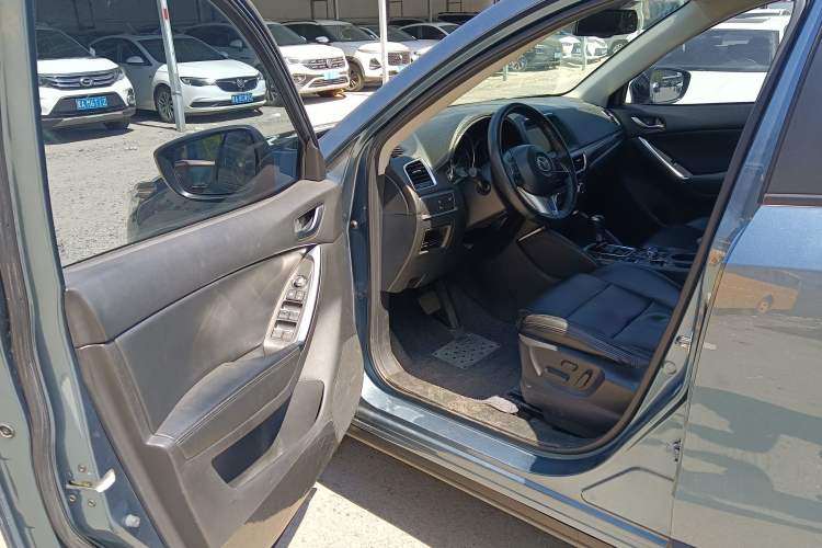 Used Mazda CX-5 2015 2.5L Automatic 4x4 Flagship Model Interior 2