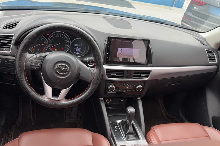 Used Mazda CX-5 2015 2.0L Automatic Two-Wheel Drive Urban Version Interior 3