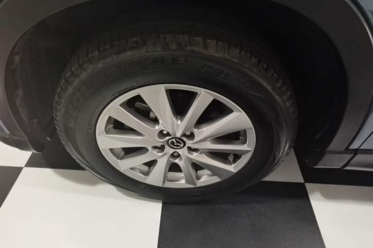 Used Mazda CX-5 2015 2.0L Automatic Two-Wheel Drive Urban Version Left Front Wheel Hub