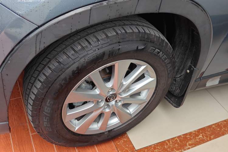 Used Mazda CX-5 2015 2.0L Automatic 4x4 Luxury Edition Left Front Wheel Hub