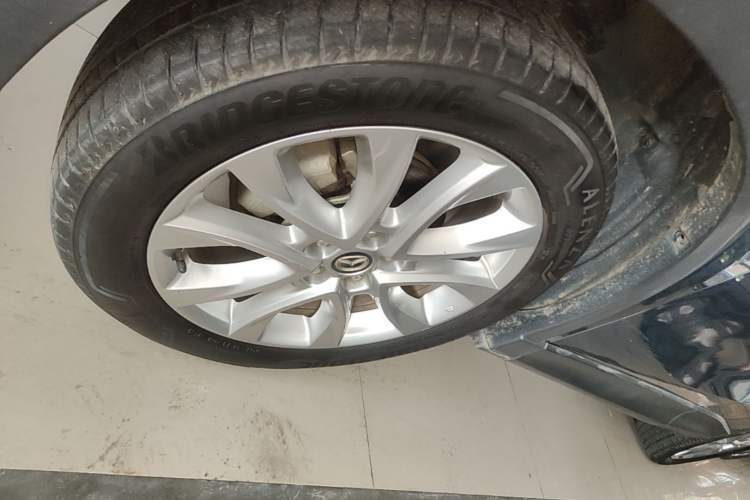 Used Mazda CX-5 2015 2.5L Automatic 4x4 Prestige Edition Left Front Wheel Hub