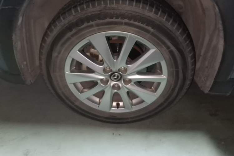 Used Mazda CX-5 2015 2.0L Automatic Two-Wheel Drive Urban Version Left Front Wheel Hub