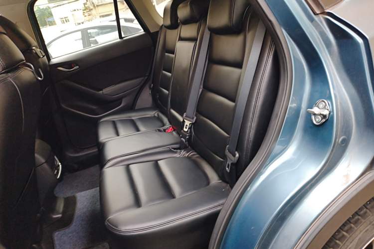 Used Mazda CX-5 2015 2.0L Automatic Two-Wheel Drive Urban Version Left Rear Seat