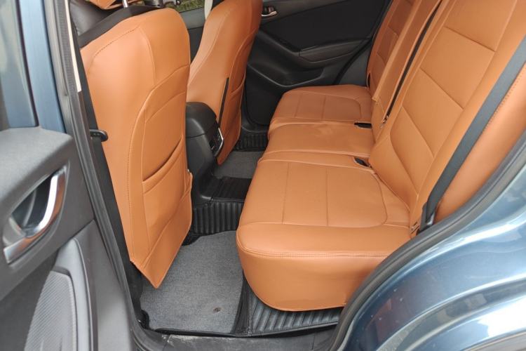 Used Mazda CX-5 2015 2.0L Automatic Two-Wheel Drive Urban Version Left Rear Seat