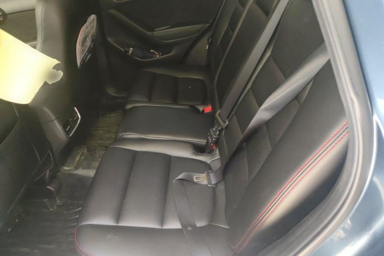 Used Mazda CX-5 2015 2.0L Automatic Two-Wheel Drive Urban Version Left Rear Seat