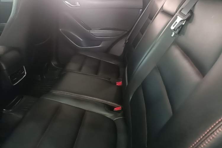 Used Mazda CX-5 2015 2.0L Automatic Two-Wheel Drive Urban Version Left Rear Seat