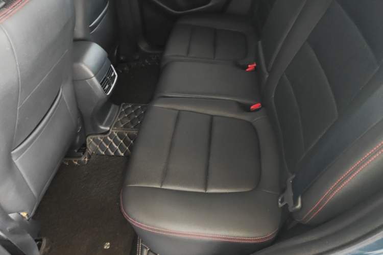 Used Mazda CX-5 2015 2.0L Automatic Two-Wheel Drive Urban Version Left Rear Seat