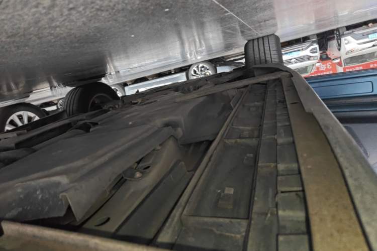 Used Mazda CX-5 2015 2.0L Automatic Two-Wheel Drive Urban Version Left Side Sill