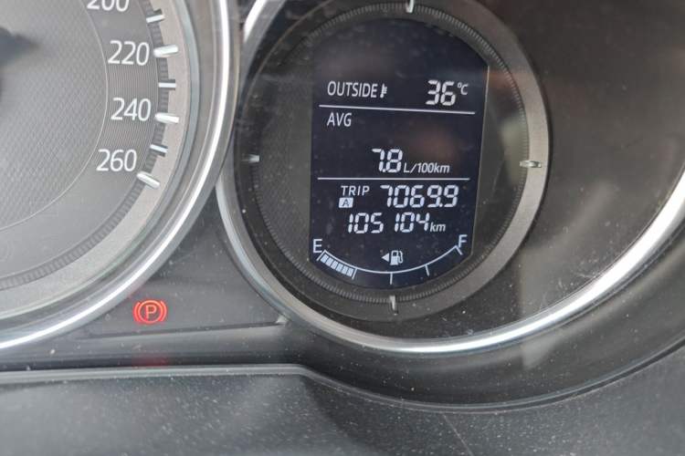 Used Mazda CX-5 2015 2.0L Automatic Two-Wheel Drive Urban Version Odometer Close Up