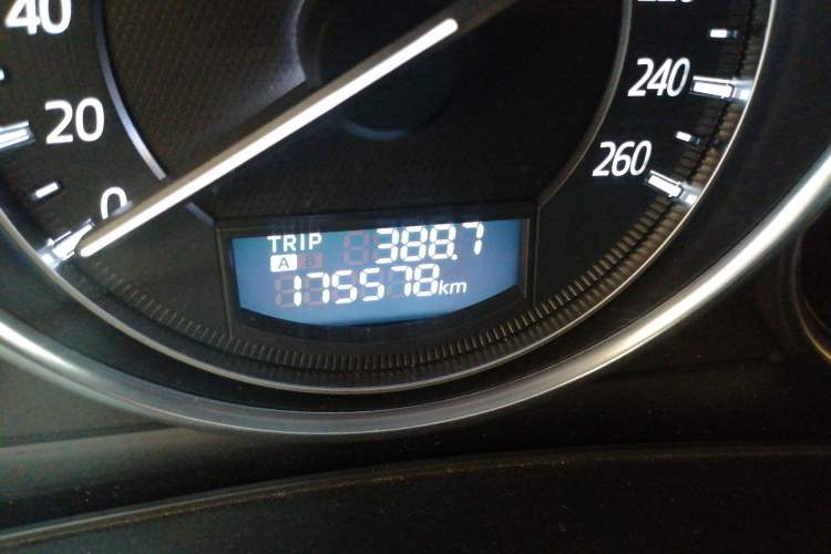 Used Mazda CX-5 2015 2.5L Automatic 4x4 Flagship Model Odometer Close Up