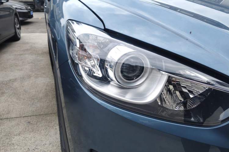 Used Mazda CX-5 2015 2.0L Automatic Two-Wheel Drive Urban Version Right Front Headlight