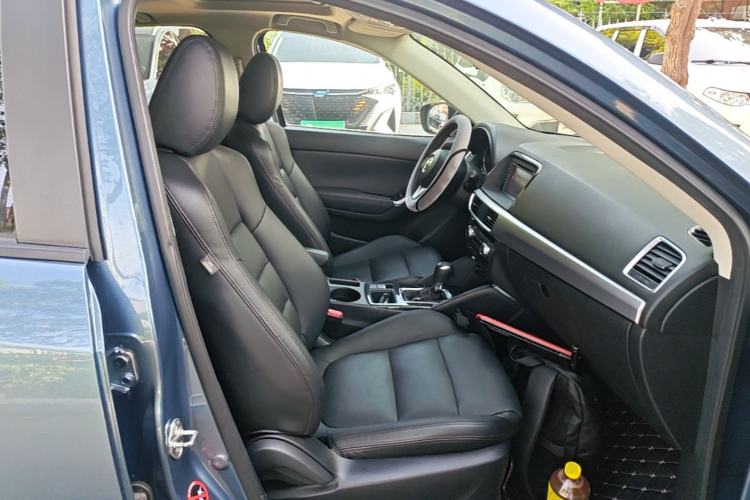 Used Mazda CX-5 2015 2.0L Automatic 4x4 Luxury Edition Right Front Seat