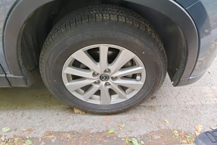 Used Mazda CX-5 2015 2.0L Automatic Two-Wheel Drive Urban Version Right Front Wheel Hub