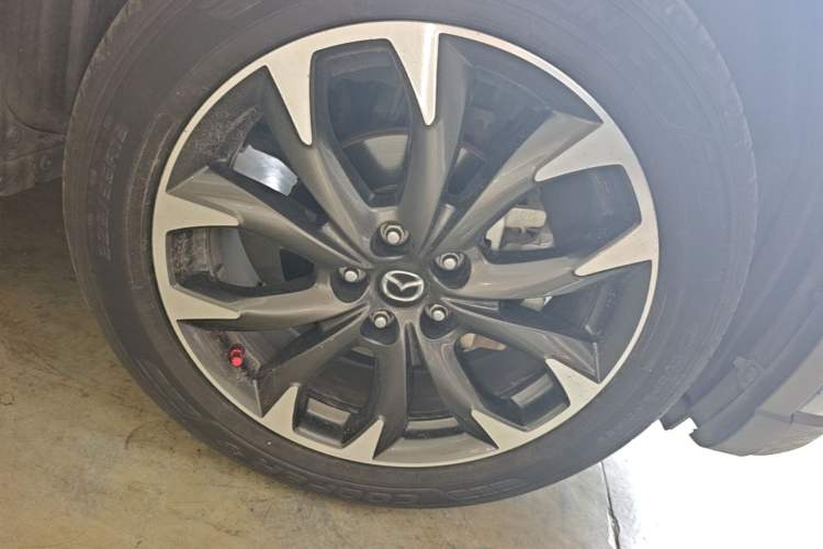 Used Mazda CX-5 2015 2.5L Automatic 4x4 Flagship Model Right Front Wheel Hub