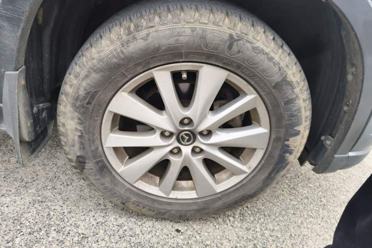 Used Mazda CX-5 2015 2.0L Manual Two-Wheel Drive Comfort Version Right Front Wheel Hub