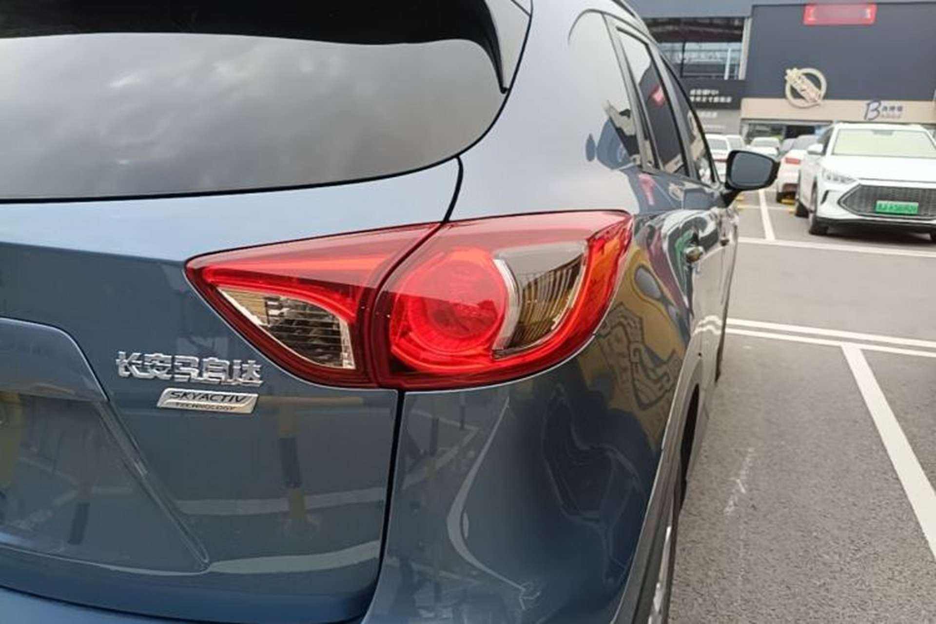 Used Mazda CX-5 2015 2.5L Automatic 4x4 Flagship Model Right Rear Taillight