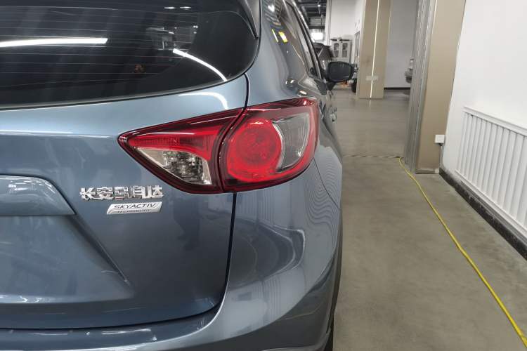 Used Mazda CX-5 2015 2.0L Automatic Two-Wheel Drive Urban Version Right Rear Taillight