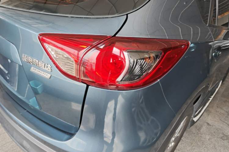 Used Mazda CX-5 2015 2.0L Automatic Two-Wheel Drive Urban Version Right Rear Taillight
