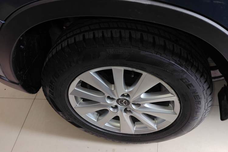 Used Mazda CX-5 2015 2.0L Automatic 4x4 Luxury Edition Right Rear Wheel Hub