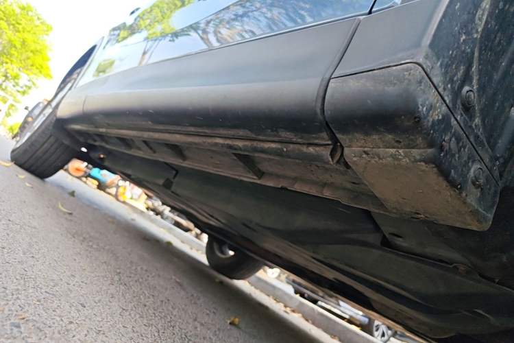 Used Mazda CX-5 2015 2.0L Automatic 4x4 Luxury Edition Right Side Sill