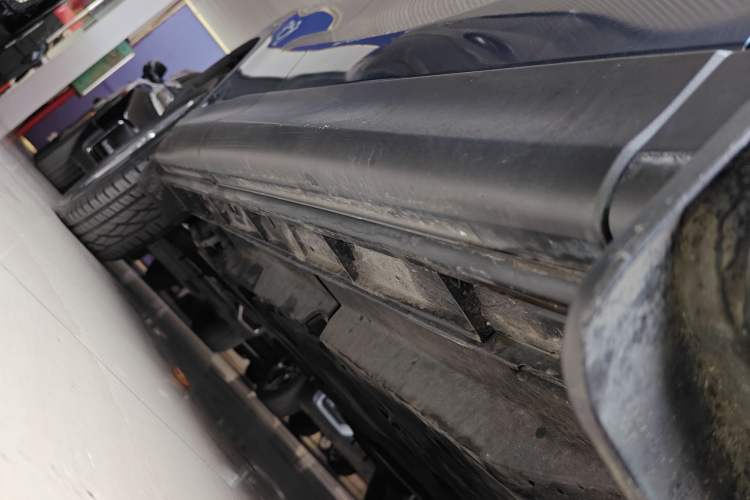 Used Mazda CX-5 2015 2.0L Automatic 4x4 Luxury Edition Right Side Sill