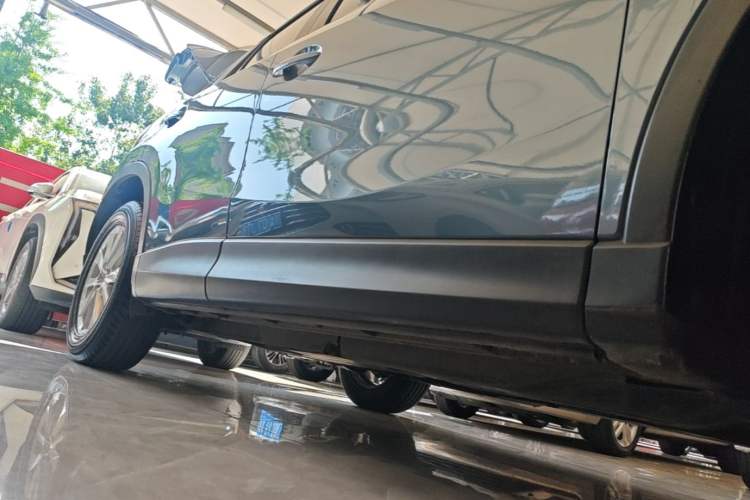 Used Mazda CX-5 2015 2.0L Automatic Two-Wheel Drive Urban Version Right Side Sill