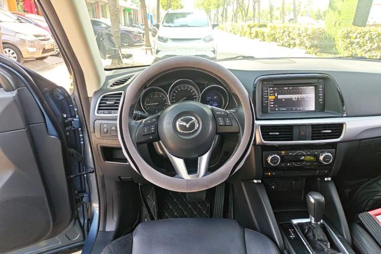 Used Mazda CX-5 2015 2.0L Automatic 4x4 Luxury Edition Steering Wheel