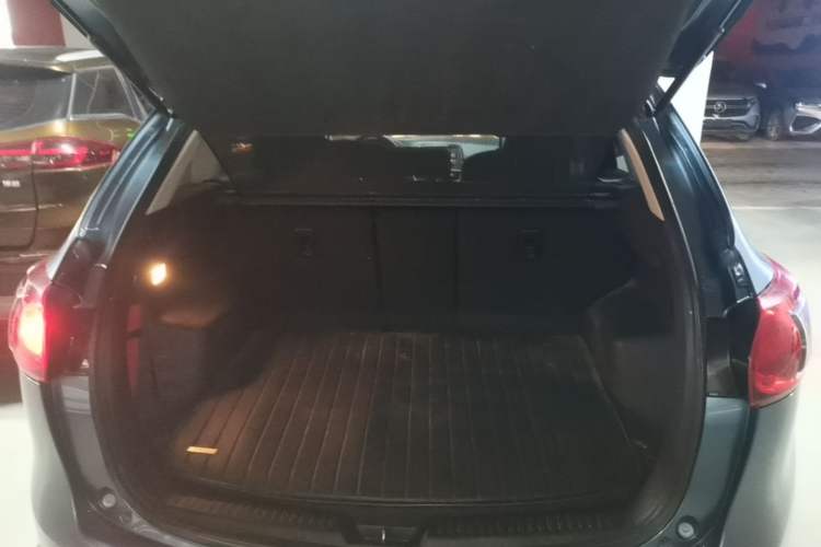 Used Mazda CX-5 2015 2.0L Automatic Two-Wheel Drive Urban Version Trunk