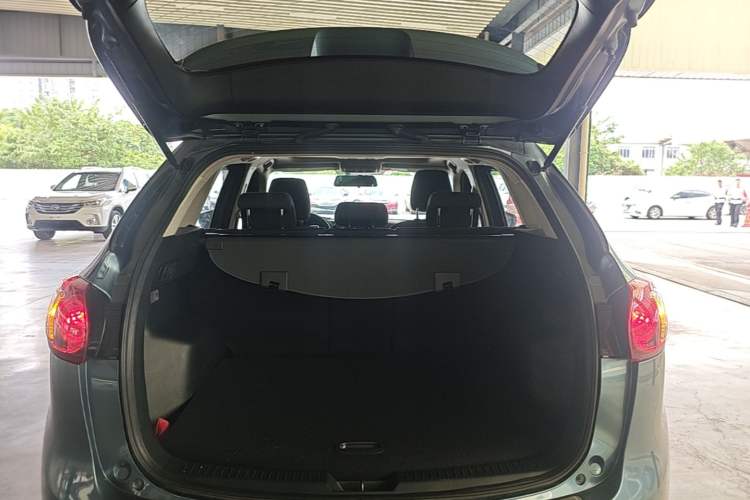 Used Mazda CX-5 2015 2.0L Automatic Two-Wheel Drive Urban Version Trunk