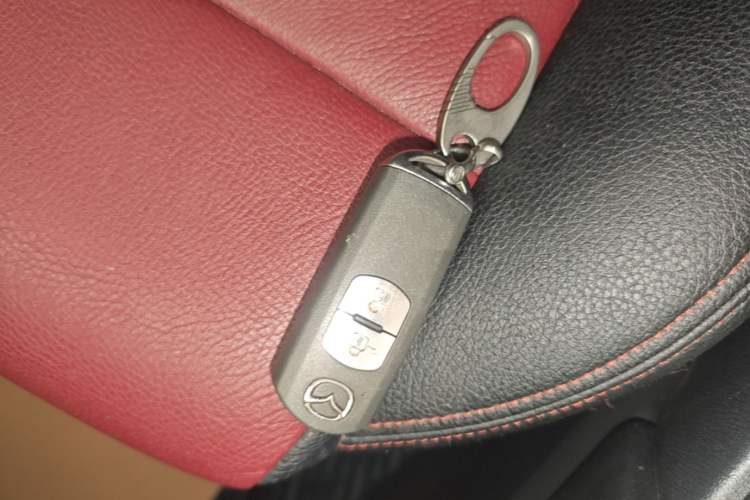 Used Mazda CX-5 2015 2.0L Automatic Two-Wheel Drive Urban Version Vehicle Key