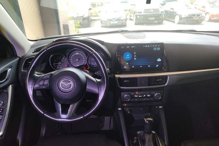 Used Mazda CX-5 2015 2.0L Automatic Two-Wheel Drive Urban Version Center Console