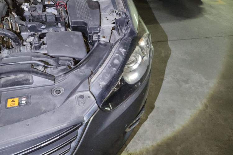 Used Mazda CX-5 2015 2.0L Automatic Two-Wheel Drive Urban Version Engine Bay Left