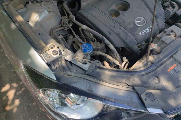 Used Mazda CX-5 2015 2.0L Automatic Two-Wheel Drive Urban Version Engine Bay Right