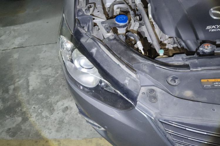 Used Mazda CX-5 2015 2.0L Automatic Two-Wheel Drive Urban Version Engine Bay Right
