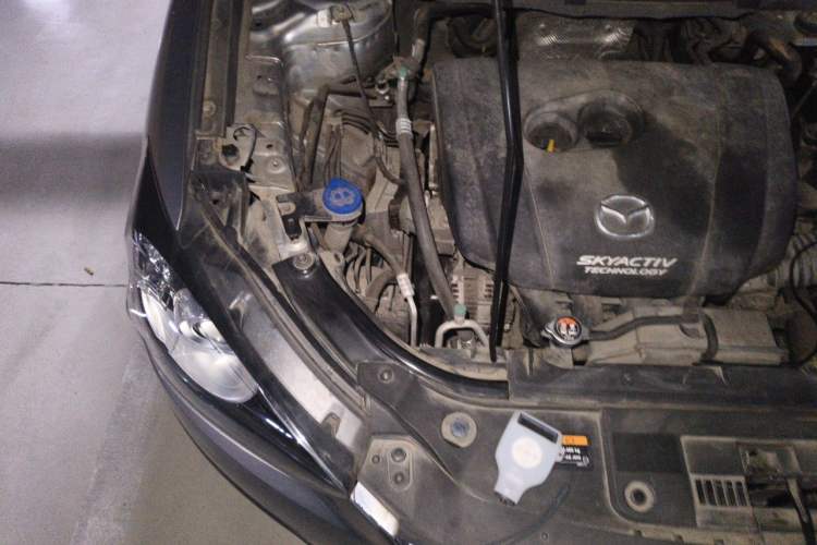 Used Mazda CX-5 2015 2.0L Automatic Two-Wheel Drive Urban Version Engine Bay Right