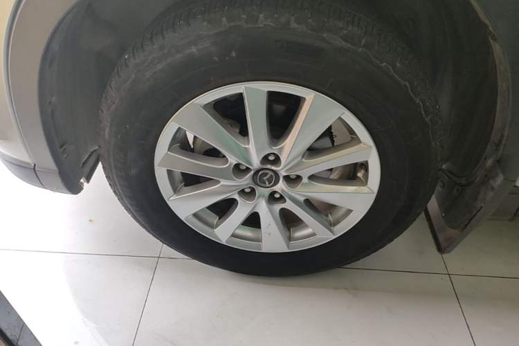 Used Mazda CX-5 2015 2.0L Automatic Two-Wheel Drive Urban Version Left Front Wheel Hub