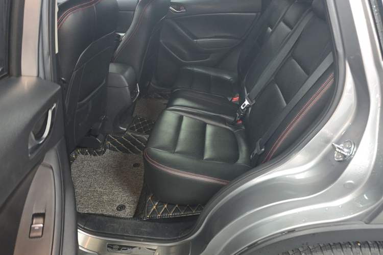Used Mazda CX-5 2015 2.0L Automatic Two-Wheel Drive Urban Version Left Rear Seat